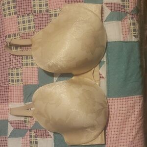 Cacique 40F bra